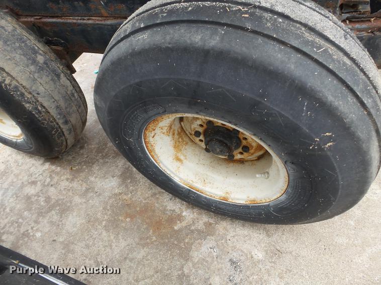 image for item DB7012 Adams fertilizer tender