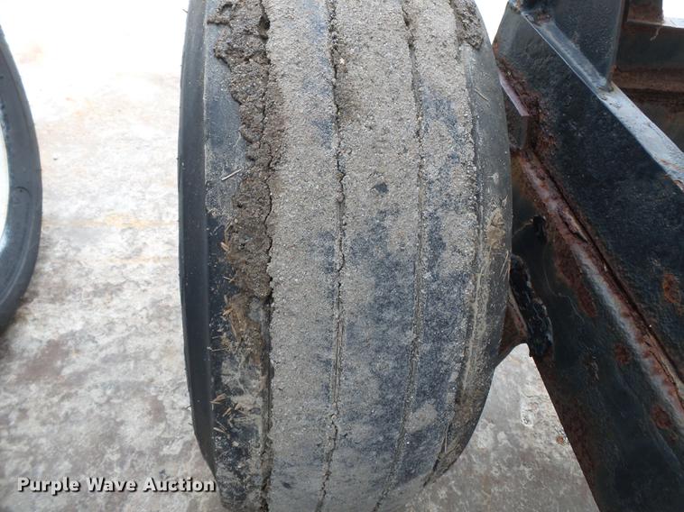 image for item DB7012 Adams fertilizer tender