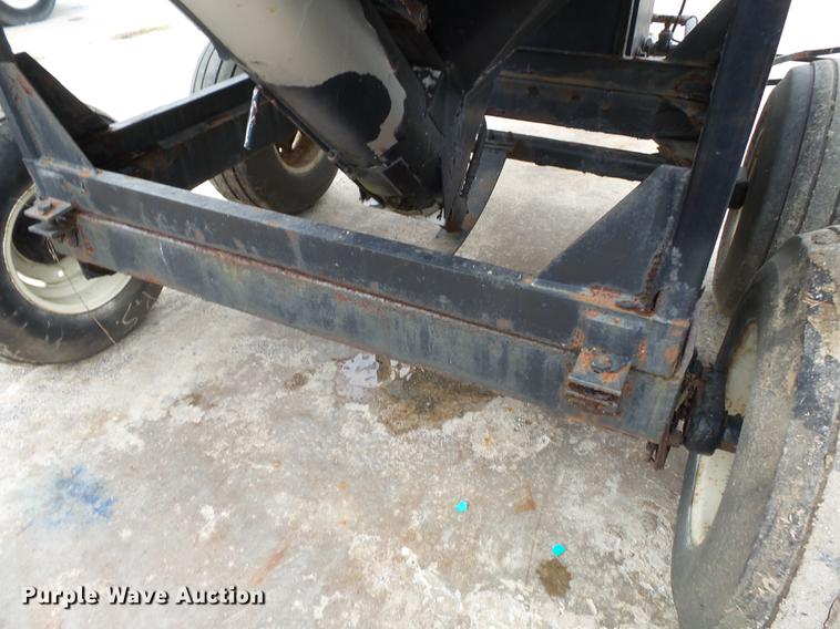 image for item DB7012 Adams fertilizer tender