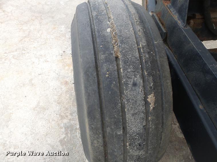 image for item DB7012 Adams fertilizer tender