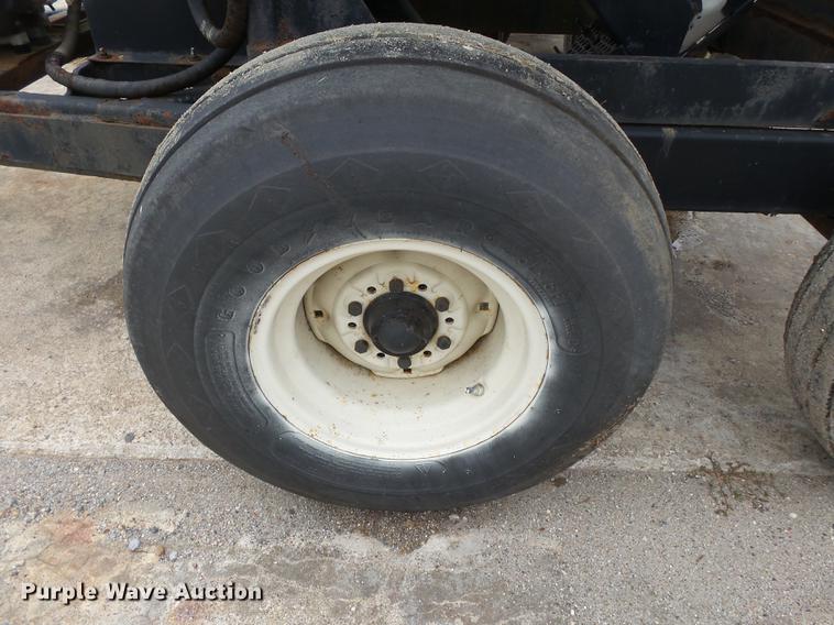 image for item DB7012 Adams fertilizer tender