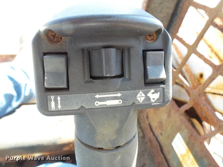 image for item DB7043 2010 Bobcat S185 skid steer