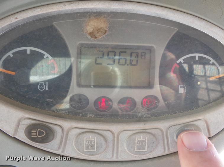 image for item DB7043 2010 Bobcat S185 skid steer