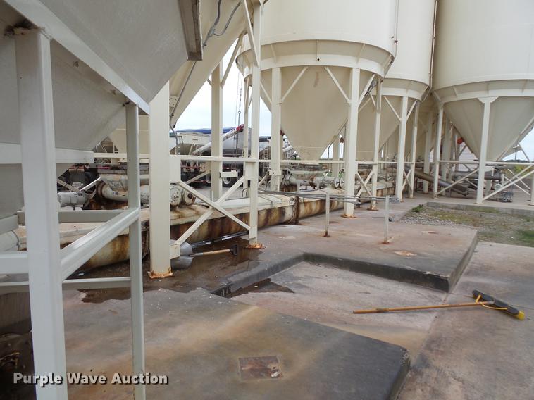 image for item DC1230 Ranco 10 Milti-blender dry bulk fertilizer mixer, stationary plant