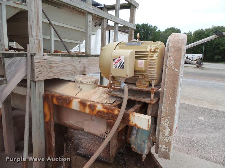 image for item DC1230 Ranco 10 Milti-blender dry bulk fertilizer mixer, stationary plant