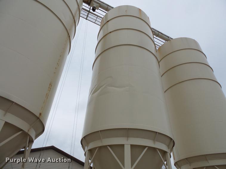 image for item DC1230 Ranco 10 Milti-blender dry bulk fertilizer mixer, stationary plant