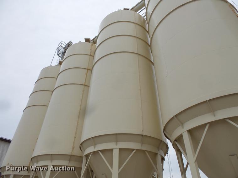 image for item DC1230 Ranco 10 Milti-blender dry bulk fertilizer mixer, stationary plant