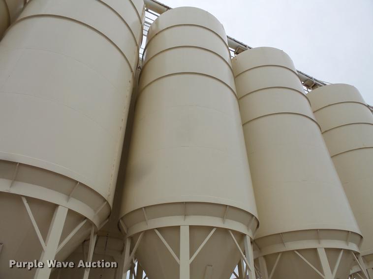 image for item DC1230 Ranco 10 Milti-blender dry bulk fertilizer mixer, stationary plant