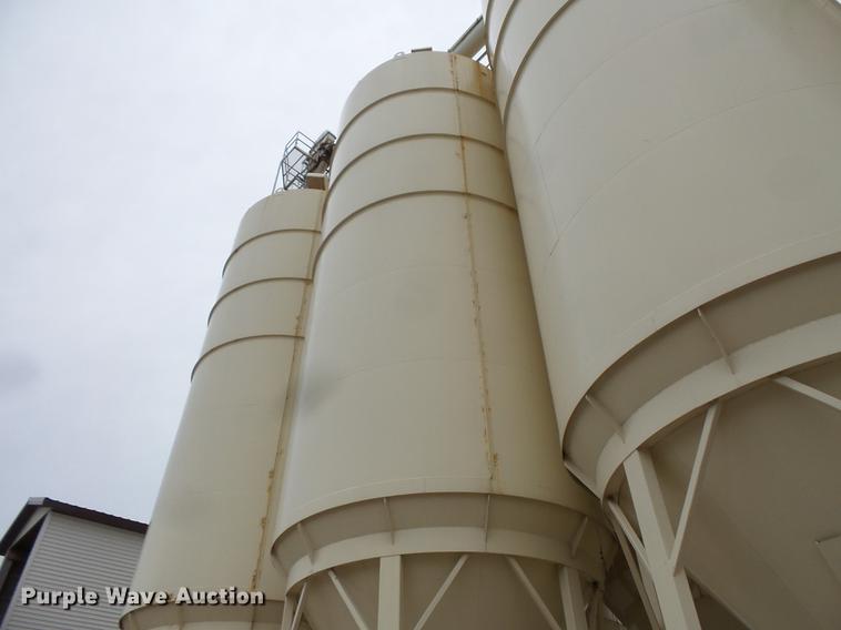 image for item DC1230 Ranco 10 Milti-blender dry bulk fertilizer mixer, stationary plant