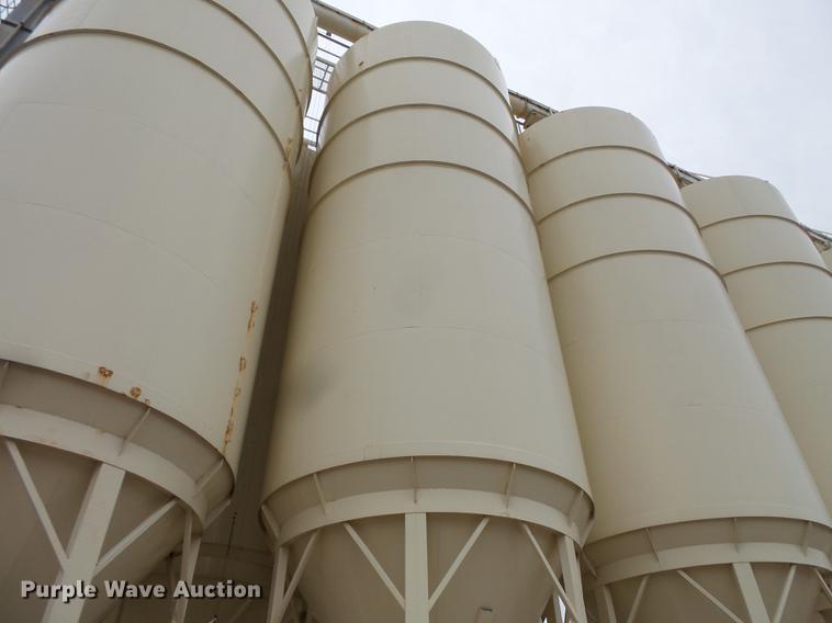 image for item DC1230 Ranco 10 Milti-blender dry bulk fertilizer mixer, stationary plant