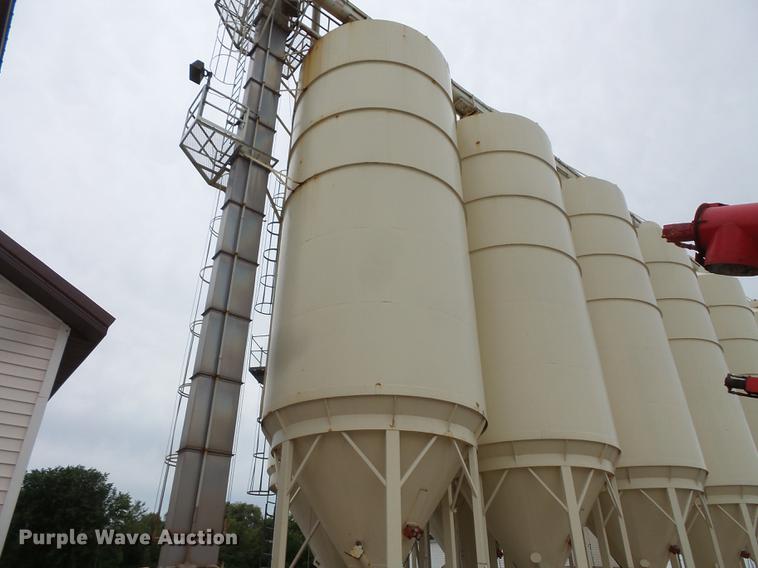 image for item DC1230 Ranco 10 Milti-blender dry bulk fertilizer mixer, stationary plant