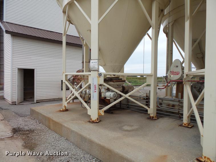 image for item DC1230 Ranco 10 Milti-blender dry bulk fertilizer mixer, stationary plant