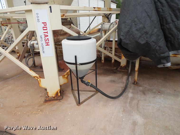 image for item DC1230 Ranco 10 Milti-blender dry bulk fertilizer mixer, stationary plant