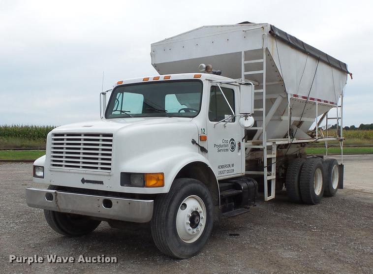 image for item DC1231 1990 International 4900 fertilizer tender truck