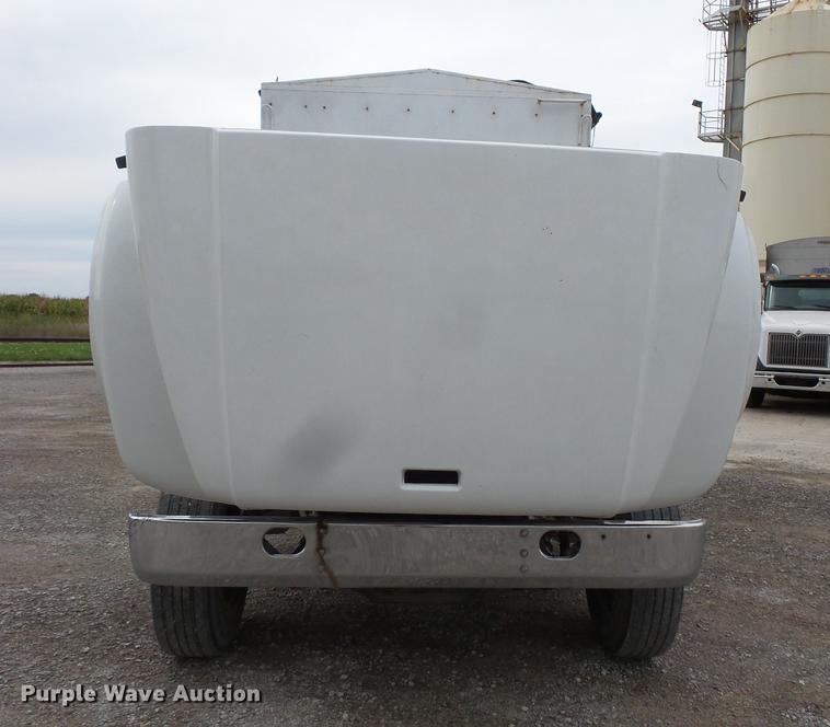 image for item DC1231 1990 International 4900 fertilizer tender truck