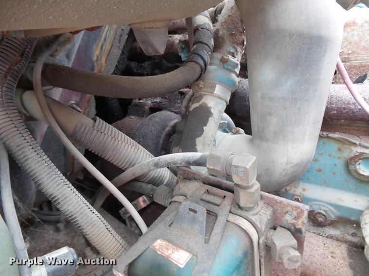 image for item DC1231 1990 International 4900 fertilizer tender truck