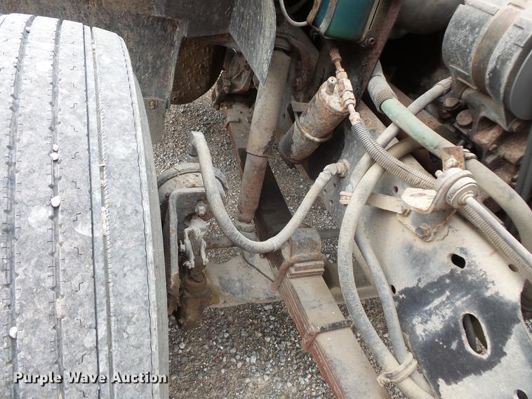 image for item DC1231 1990 International 4900 fertilizer tender truck