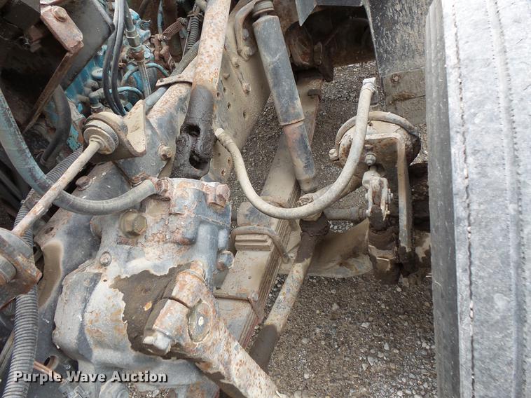 image for item DC1231 1990 International 4900 fertilizer tender truck