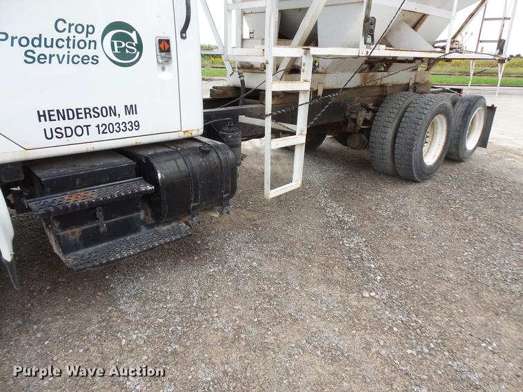 image for item DC1231 1990 International 4900 fertilizer tender truck