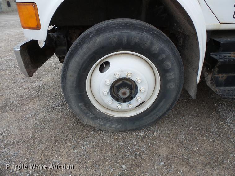 image for item DC1231 1990 International 4900 fertilizer tender truck