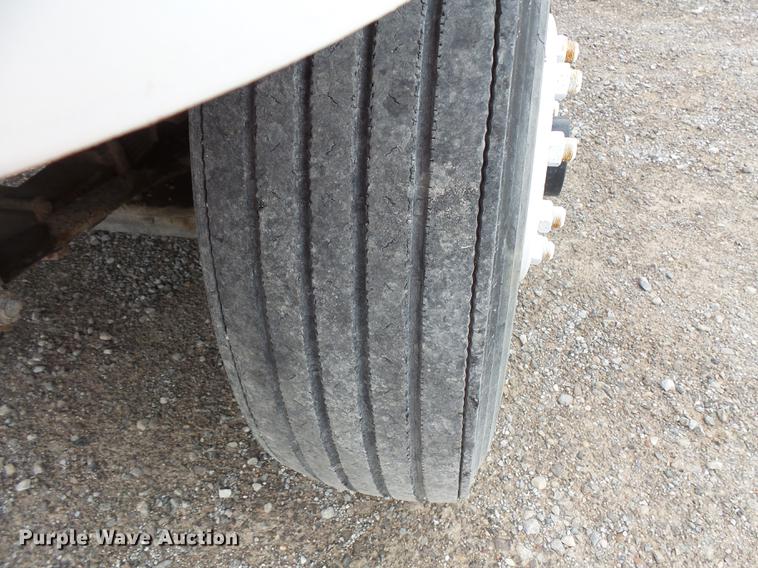 image for item DC1231 1990 International 4900 fertilizer tender truck