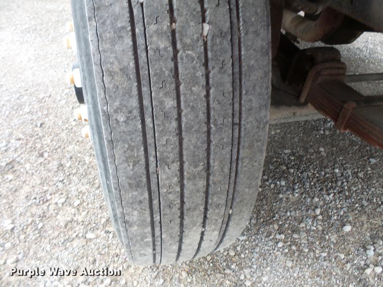 image for item DC1231 1990 International 4900 fertilizer tender truck