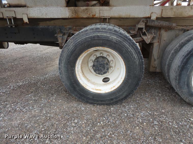 image for item DC1231 1990 International 4900 fertilizer tender truck