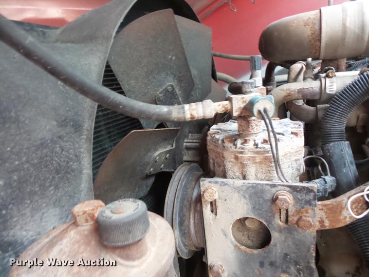 image for item DC1232 1990 International 8200 truck cab and chassis