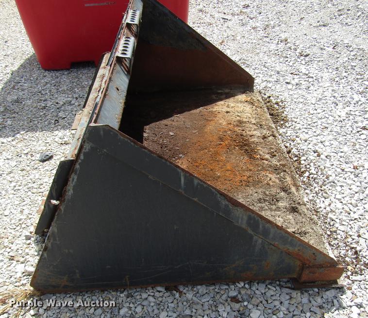 image for item DD4301 66"W skid steer bucket