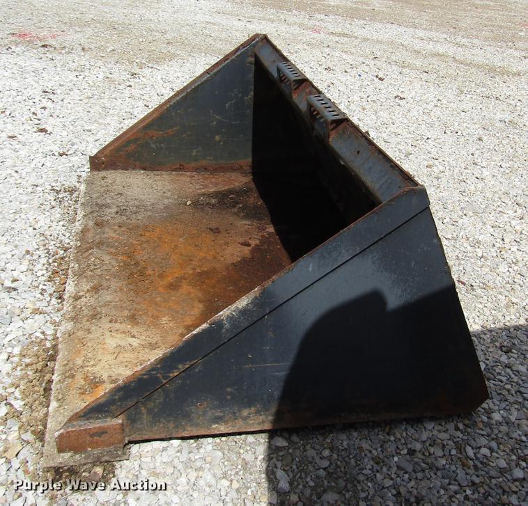 image for item DD4301 66"W skid steer bucket