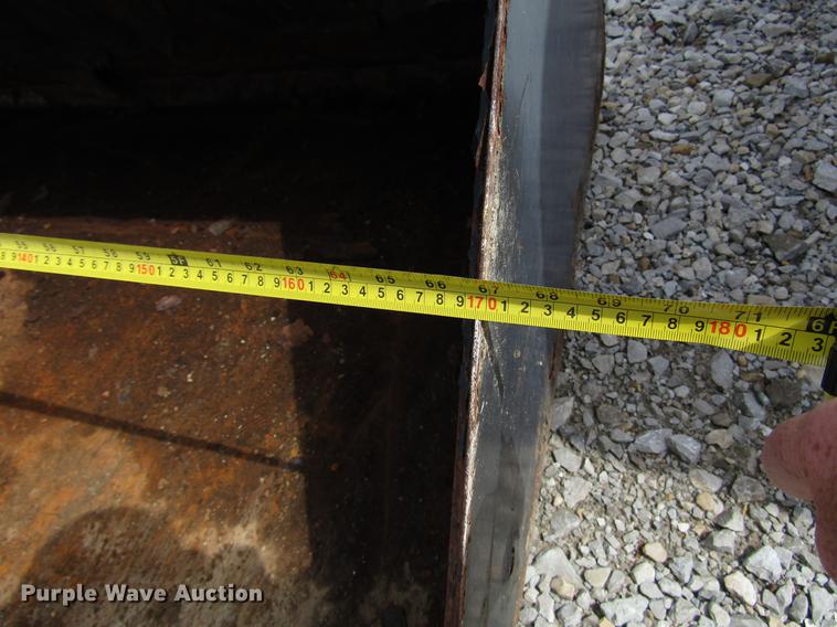 image for item DD4301 66"W skid steer bucket