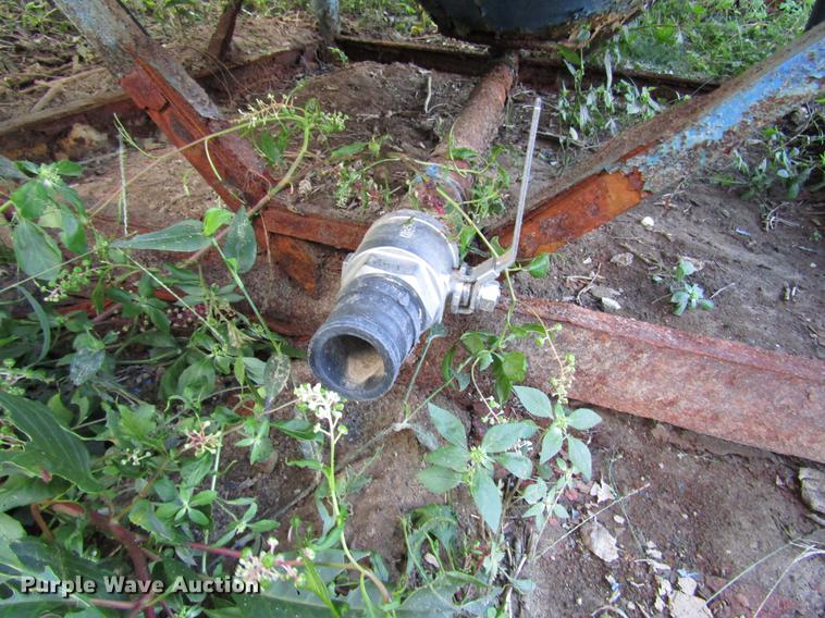 image for item DD4306 Cone bottom poly fertilizer tank