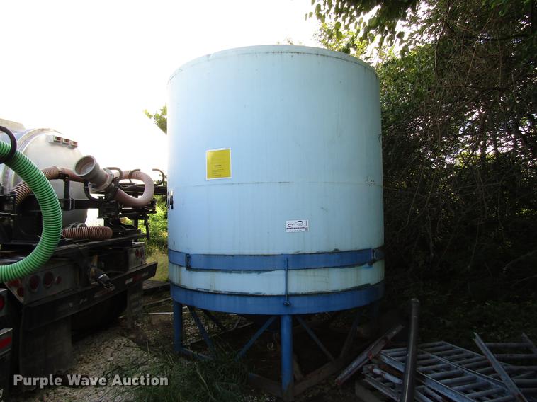 image for item DD4307 Cone bottom poly fertilizer tank