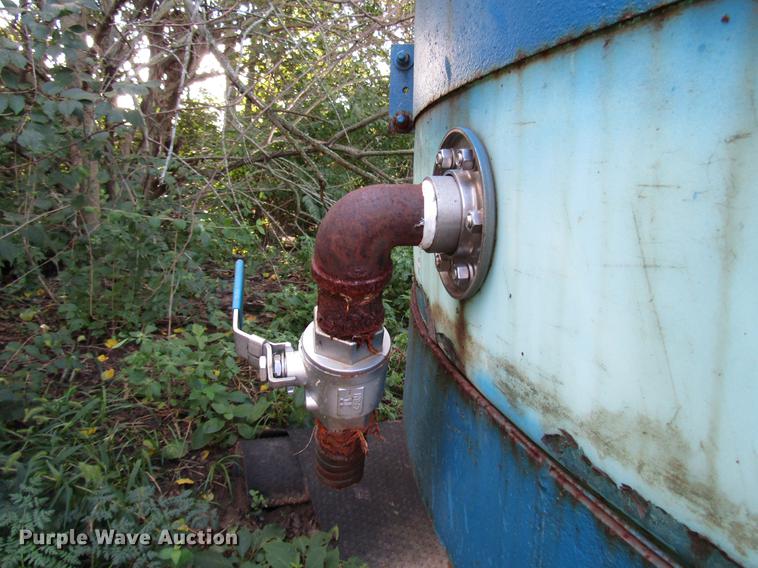 image for item DD4307 Cone bottom poly fertilizer tank