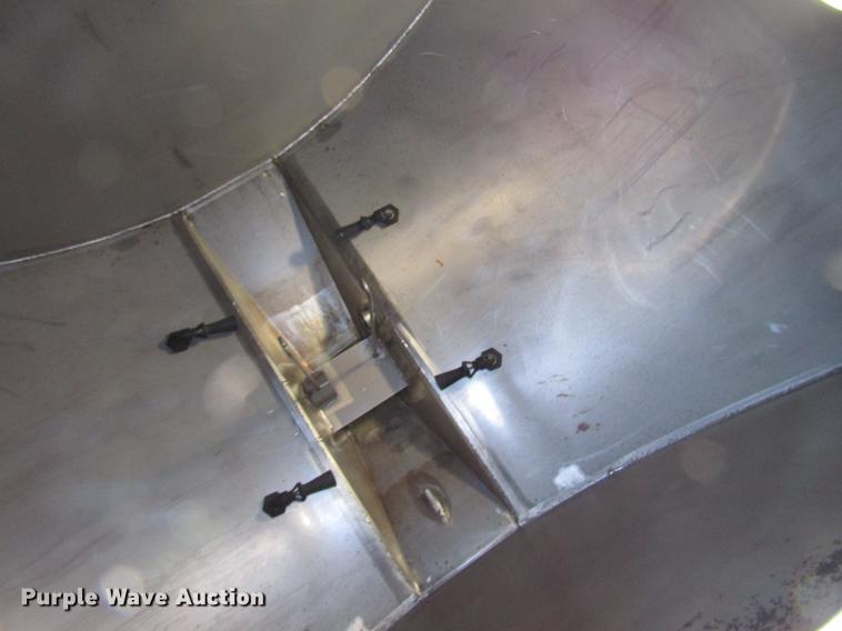 image for item DD4308 2011 John Deere 4930 sprayer