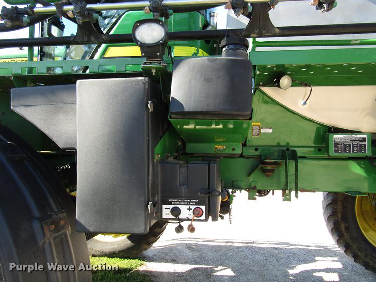 image for item DD4308 2011 John Deere 4930 sprayer