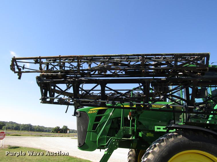 image for item DD4308 2011 John Deere 4930 sprayer