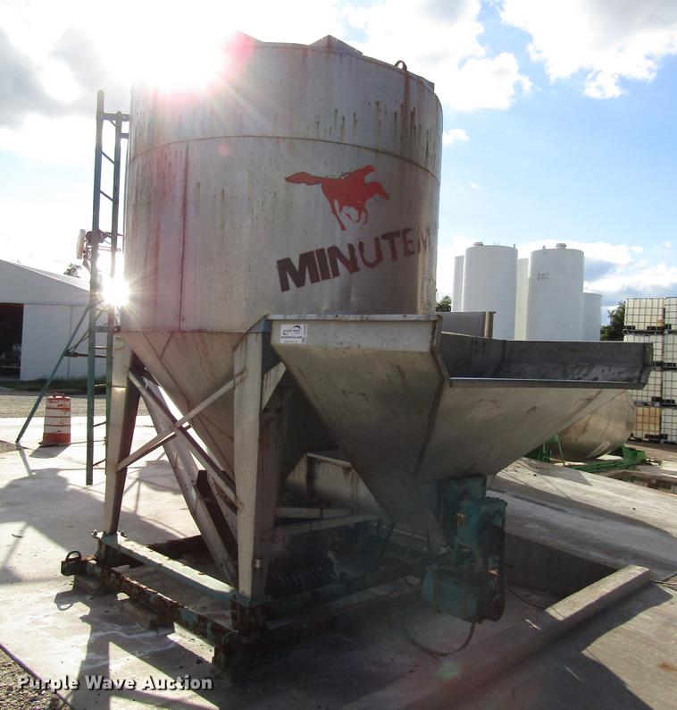 image for item DD4309 1991 Minuteman upright fertilizer blender