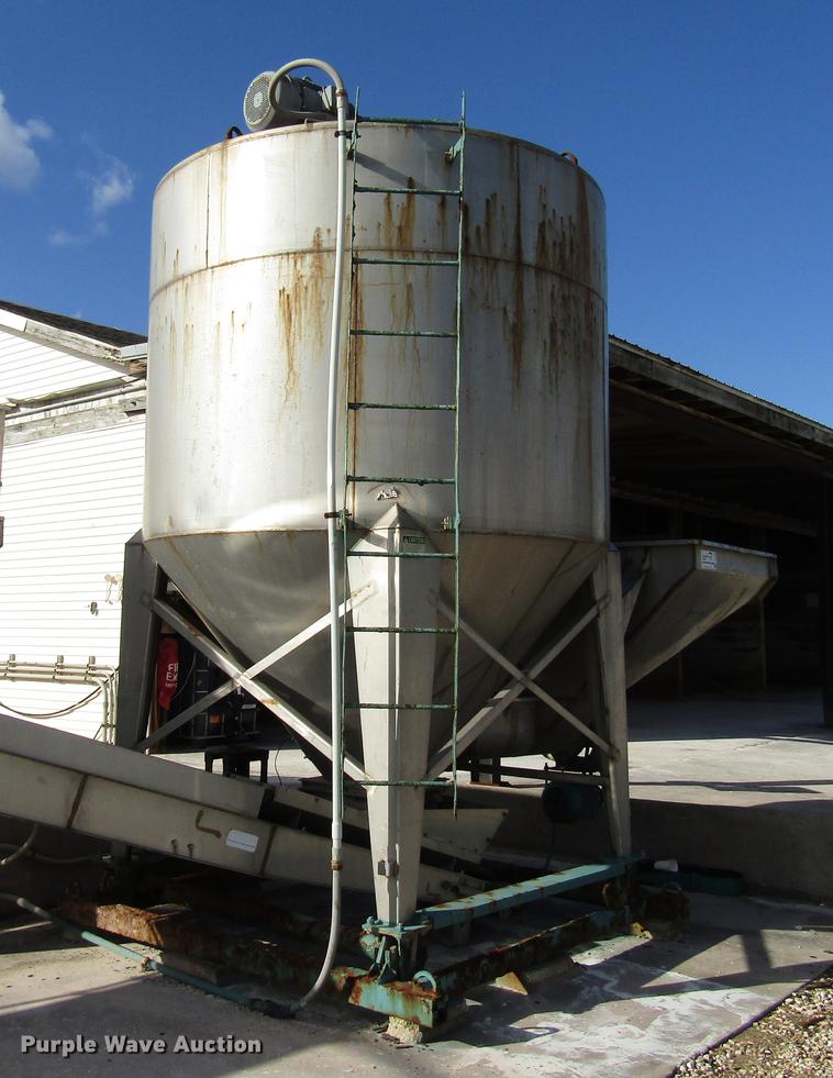 image for item DD4309 1991 Minuteman upright fertilizer blender