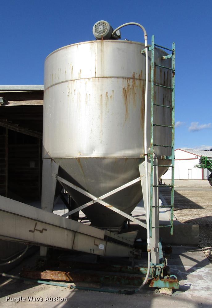 image for item DD4309 1991 Minuteman upright fertilizer blender