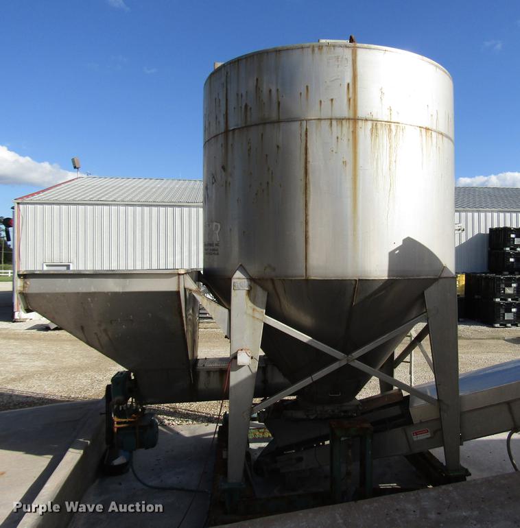 image for item DD4309 1991 Minuteman upright fertilizer blender