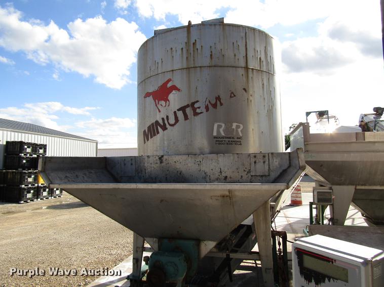 image for item DD4309 1991 Minuteman upright fertilizer blender