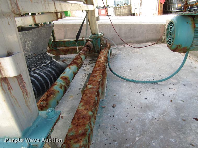 image for item DD4309 1991 Minuteman upright fertilizer blender