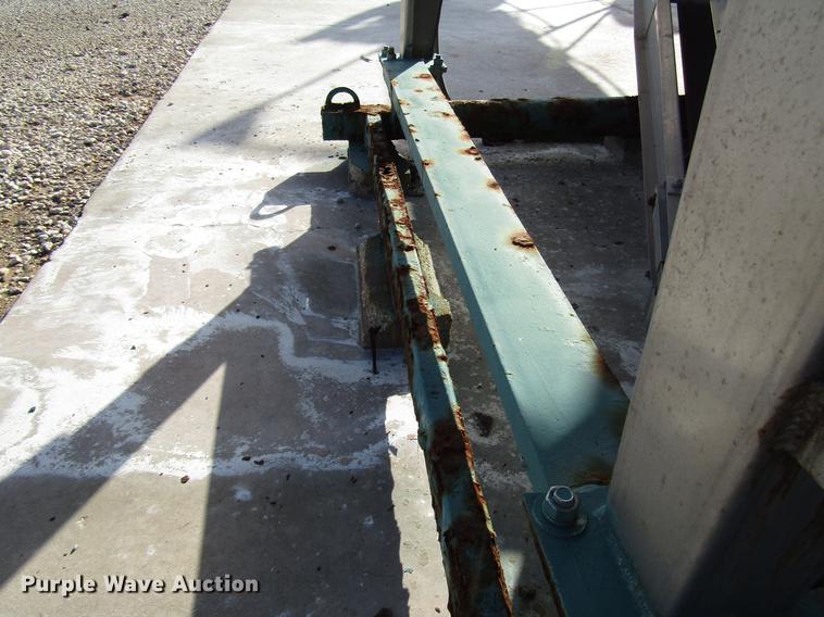 image for item DD4309 1991 Minuteman upright fertilizer blender