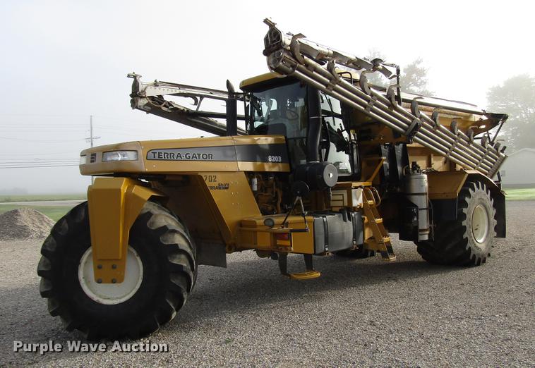 image for item DD4313 2009 Ag-Chem TerraGator 8203 applicator