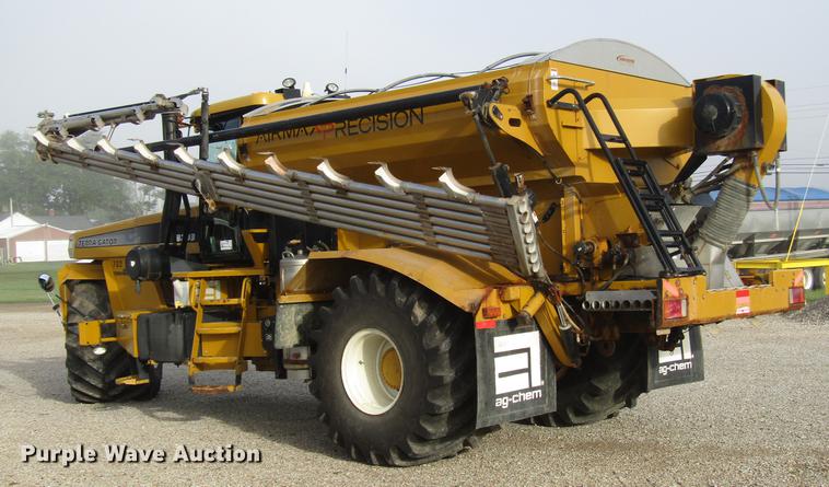 image for item DD4313 2009 Ag-Chem TerraGator 8203 applicator