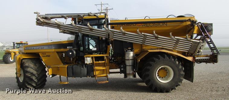 image for item DD4313 2009 Ag-Chem TerraGator 8203 applicator