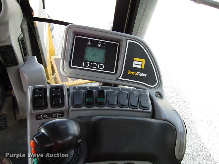 image for item DD4313 2009 Ag-Chem TerraGator 8203 applicator