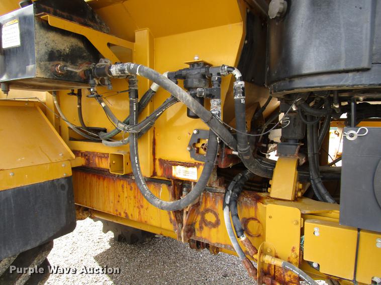 image for item DD4313 2009 Ag-Chem TerraGator 8203 applicator