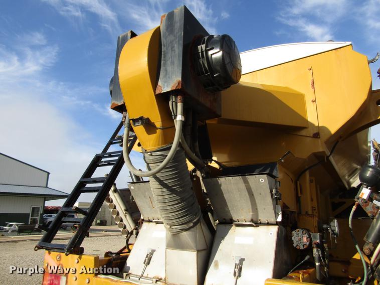 image for item DD4313 2009 Ag-Chem TerraGator 8203 applicator